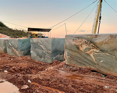 ¿Qué características hacen que la piedra natural sea la más cara?